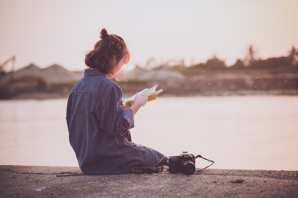 sunset, woman, reading-4883881.jpg